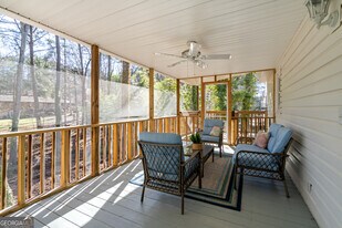 17 Rock Crest Cir SE in Cartersville, GA - Building Photo