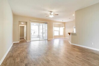 212 Hidden Lake Dr in Jacksonville, FL - Building Photo - Building Photo