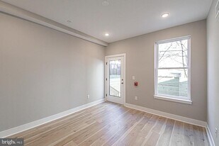 715 S 51st St in Philadelphia, PA - Building Photo