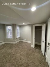 2468.5 Summit St in Columbus, OH - Building Photo - Building Photo