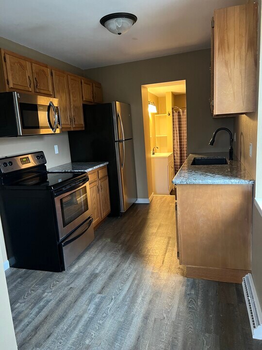 702 Gertrude St, Unit 702 in Kaukauna, WI - Building Photo