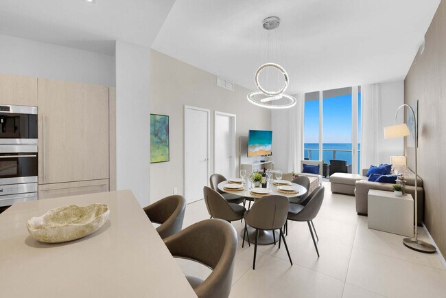 4111 S Ocean Dr in Hollywood, FL - Building Photo - Building Photo