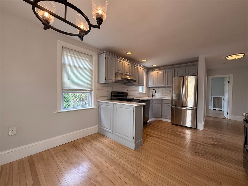 103 West St in Quincy, MA - Building Photo