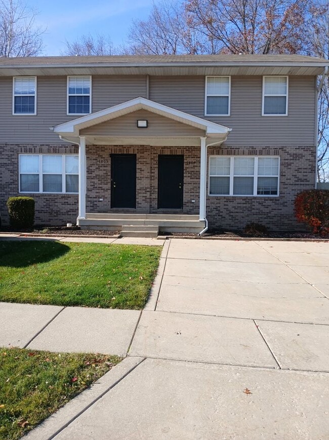 property at 1806 Dainesway Dr