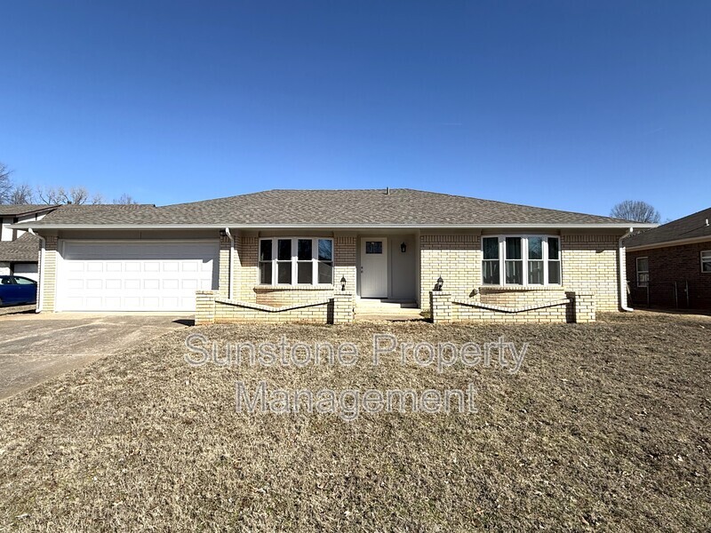 904 W Park Pl in Broken Arrow, OK - Building Photo