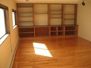 61 6th St, Unit 1 in Cambridge, MA - Building Photo - Building Photo