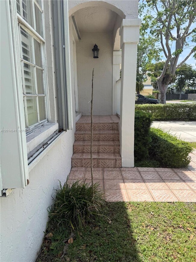 10161 SW 117th Ct in Miami, FL - Building Photo - Building Photo