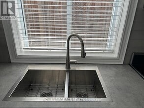 35 Sandringham Cir in Orangeville, ON - Building Photo - Building Photo