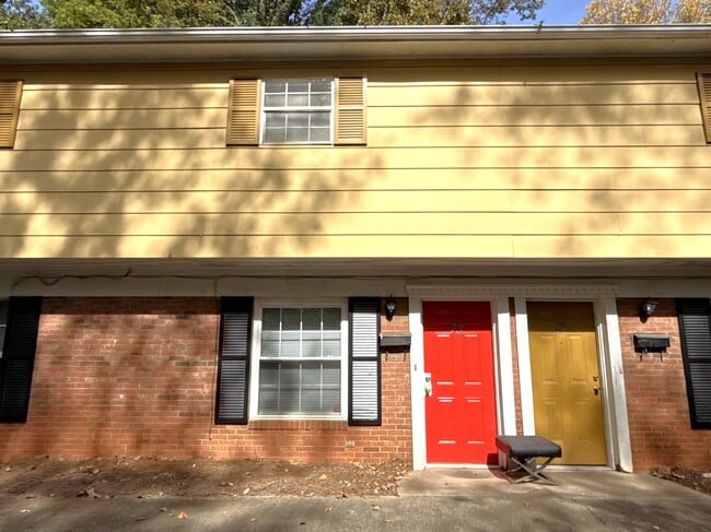 The Townes at Fox Run in Belmont, NC - Building Photo - Building Photo