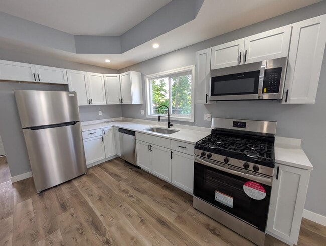 property at 2117 Kemble Ave