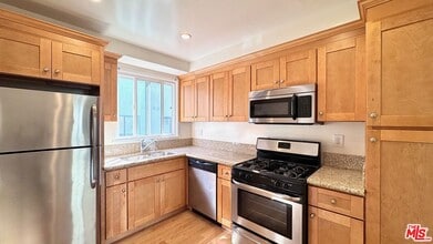 1233 N Harper Ave in West Hollywood, CA - Building Photo - Building Photo