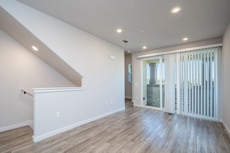 Village at Vintage Ranch in American Canyon, CA - Foto de edificio - Interior Photo