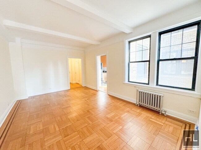 property at 115 E 92nd St