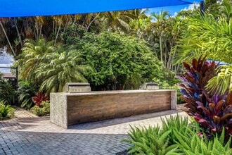 The Villas at Wyndham Lakes in Coral Springs, FL - Foto de edificio - Building Photo
