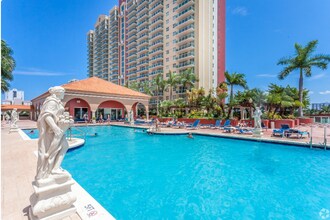 16909 N Bay Rd, Unit 1 in Sunny Isles Beach, FL - Building Photo - Building Photo