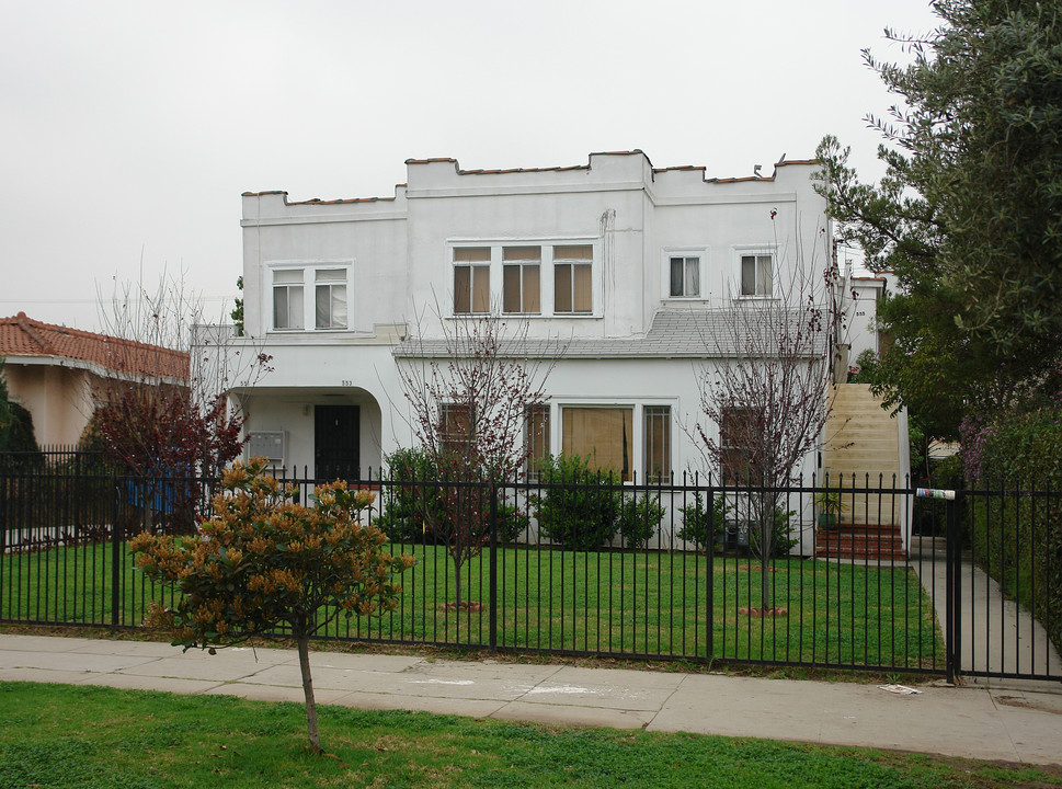 549 N Kenmore Ave in Los Angeles, CA - Building Photo