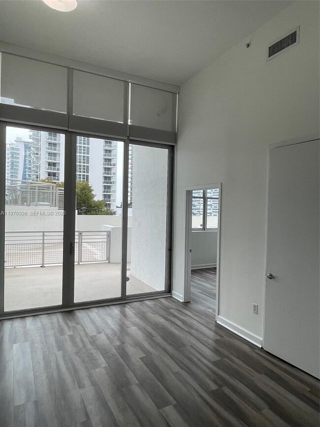 2200 NE 4th Ave in Miami, FL - Foto de edificio - Building Photo