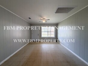 300 E San Saba Ave in Wortham, TX - Building Photo - Building Photo