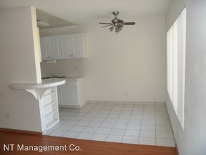 12721 Matteson Ave-Unit -#6 in Los Angeles, CA - Foto de edificio - Building Photo