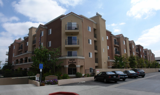 Vintage Crossing Apartments in Canoga Park, CA - Building Photo - Building Photo