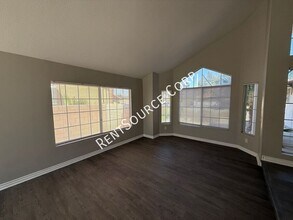 40055 Castana Ln in Palmdale, CA - Building Photo - Building Photo