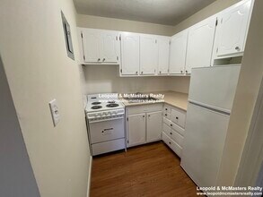 144 North Beacon St, Unit 2A in Boston, MA - Building Photo - Building Photo