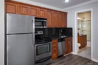 395 Great East Neck Rd in West Babylon, NY - Building Photo - Building Photo