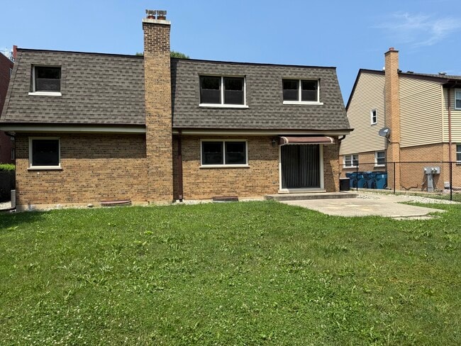 901 E Ardyce Ln in Mount Prospect, IL - Building Photo - Building Photo