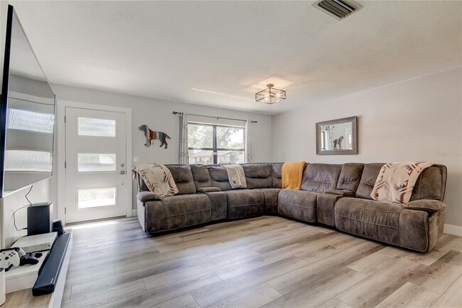 6401 S Adelia Ave in Tampa, FL - Building Photo - Building Photo