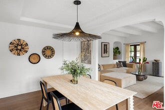 535 N Poinsettia Pl in Los Angeles, CA - Building Photo - Building Photo