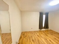 640 1/2 Columbia St photo'