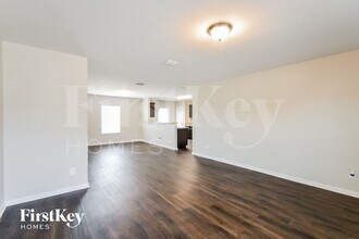 12326 Kirshner Way in San Antonio, TX - Foto de edificio - Building Photo