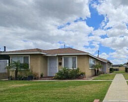 12973 13th St in Chino, CA - Building Photo