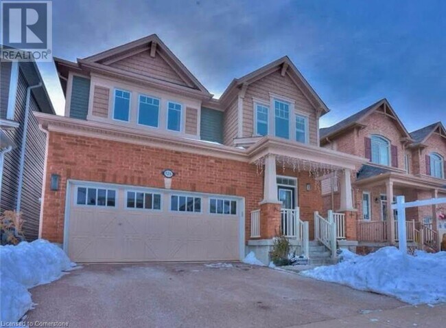 property at 126 W Oak Trl