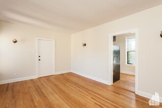 4244 N Ashland Ave, Unit #1W in Chicago, IL - Building Photo - Building Photo