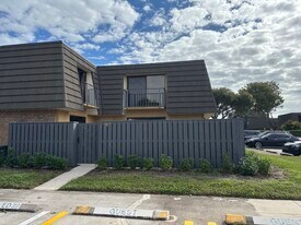 1017 10th Way in West Palm Beach, FL - Building Photo