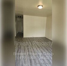 2074 Price St in Toledo, OH - Building Photo - Building Photo