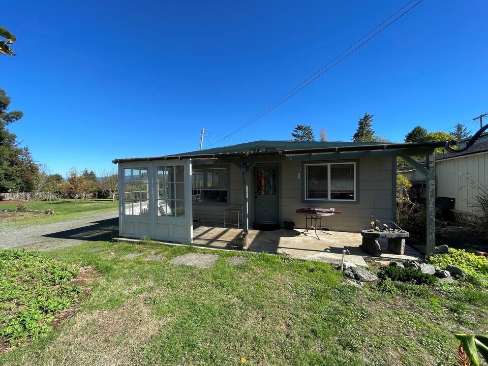 3571 Trinity St in Eureka, CA - Building Photo