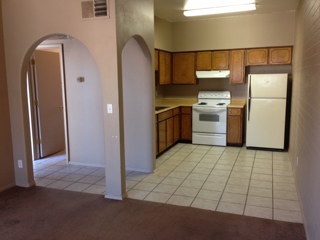 Griffith Estates Apartments in Tempe, AZ - Building Photo - Building Photo