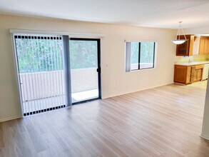 Magnolia View Apartments in Sherman Oaks, CA - Building Photo - Building Photo