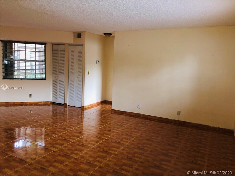 8842 SW 3rd St-Unit -106 in Pembroke Pines, FL - Building Photo
