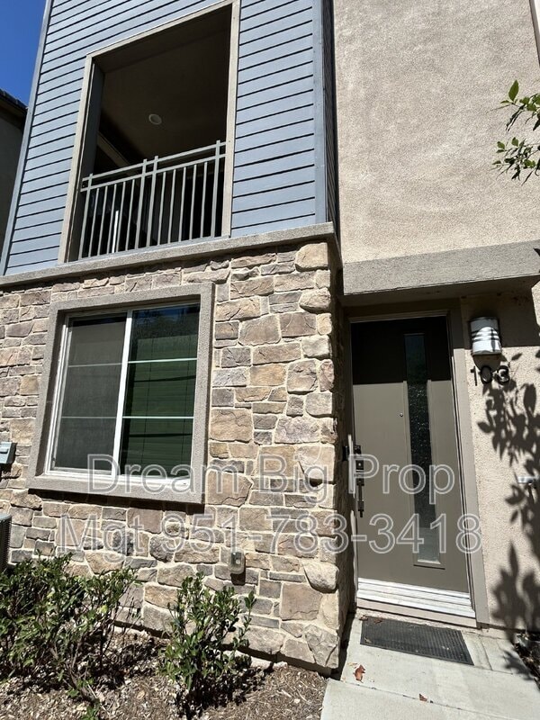 609 Savi Dr in Corona, CA - Building Photo - Building Photo