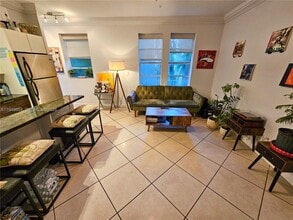 1559 Michigan Ave in Miami Beach, FL - Building Photo - Building Photo