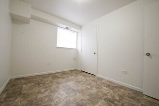 5300 S Michigan Ave Chicago, IL 60615 in Chicago, IL - Foto de edificio - Building Photo