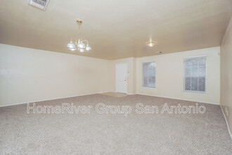 10111 Colt Crossing in Converse, TX - Building Photo - Building Photo