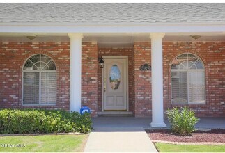 1978 Paseo Del Prado Dr in El Paso, TX - Building Photo - Building Photo