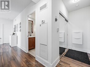 15 Viking Ln in Toronto, ON - Building Photo - Building Photo