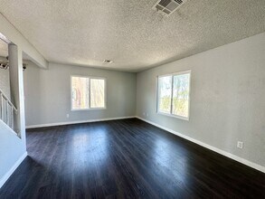559 Kristin Ln in Henderson, NV - Building Photo - Building Photo