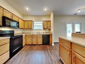 137 Lake House Rd in Pooler, GA - Building Photo - Building Photo