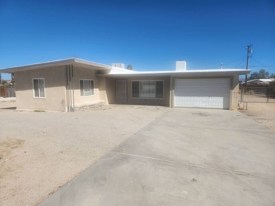 74414 Cottonwood Dr in Twentynine Palms, CA - Building Photo